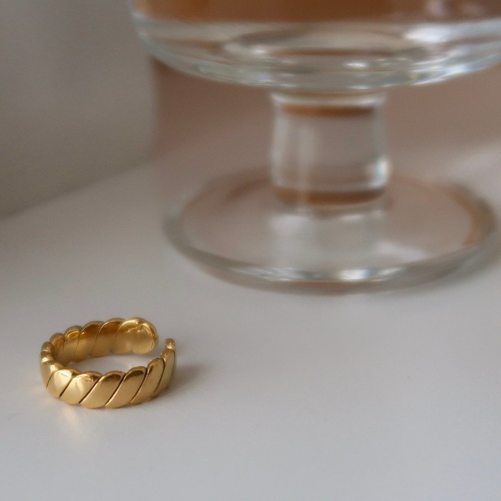 NEW 18K Gold Plated Braided Open Ring - Picture 6 of 7
